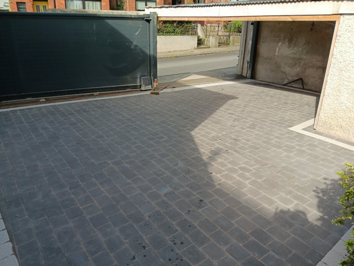 Driveway with Corrib and Newgrange Paving in Drumcondra, Dublin