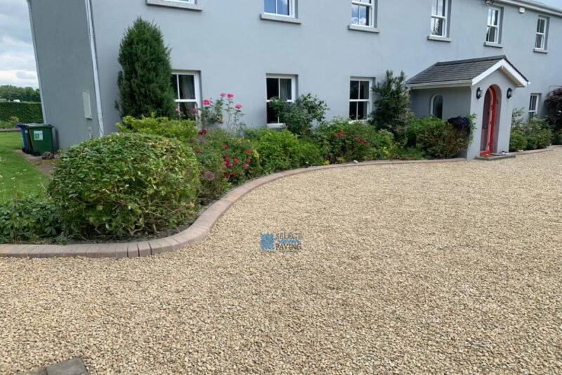 Driveway with Ballylusk Gravel and Kilsaran Cobblestones in Clane, Co. Kildare