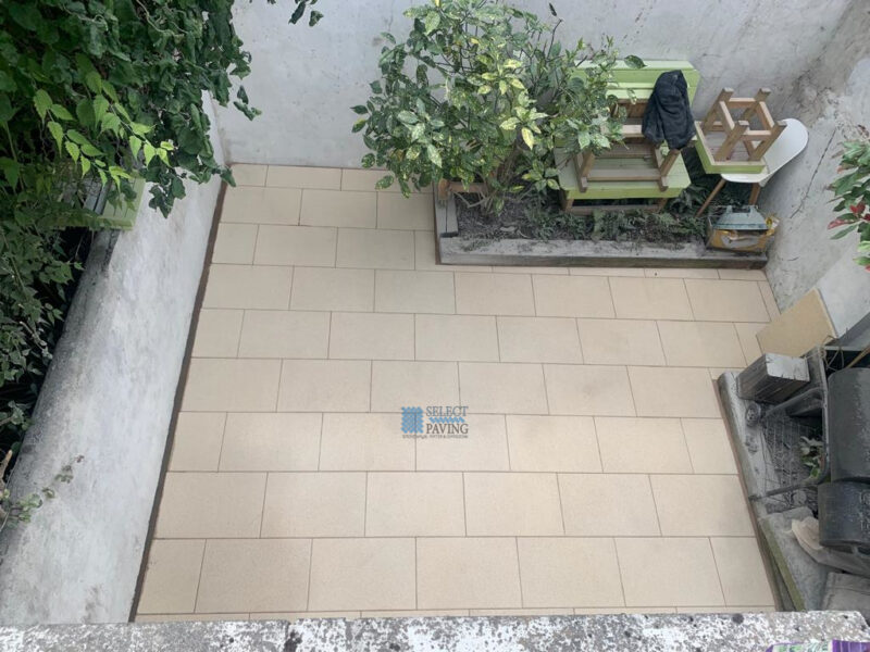 Patio with Buff Granite Flagstones in The Liberties, Dublin