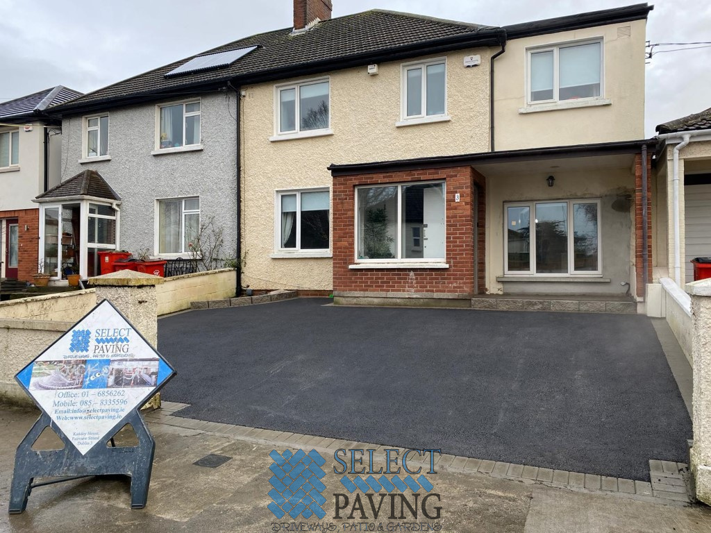 Asphalt Driveway with Cobblestone Borderline in Beaumont, Dublin