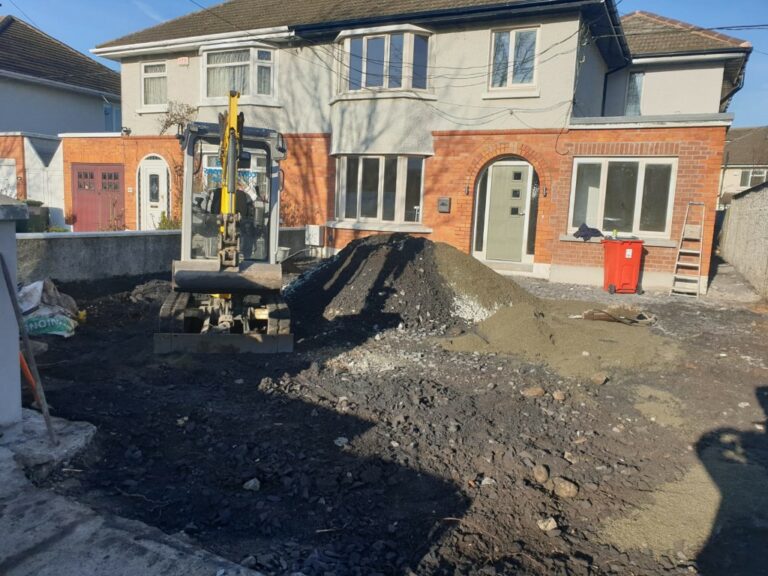 Tarmac Driveway with Grey Cobblestone Border in Dublin